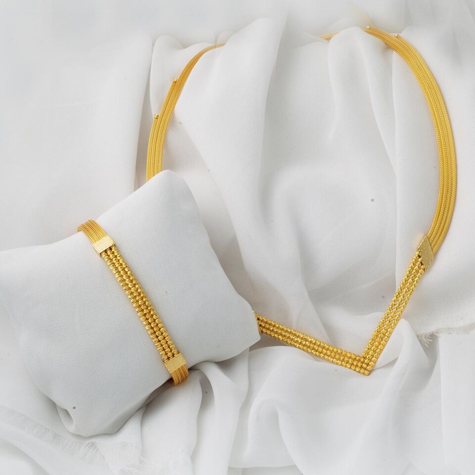 Çavuş Örgü Zincir Top Altınlı Takı Seti