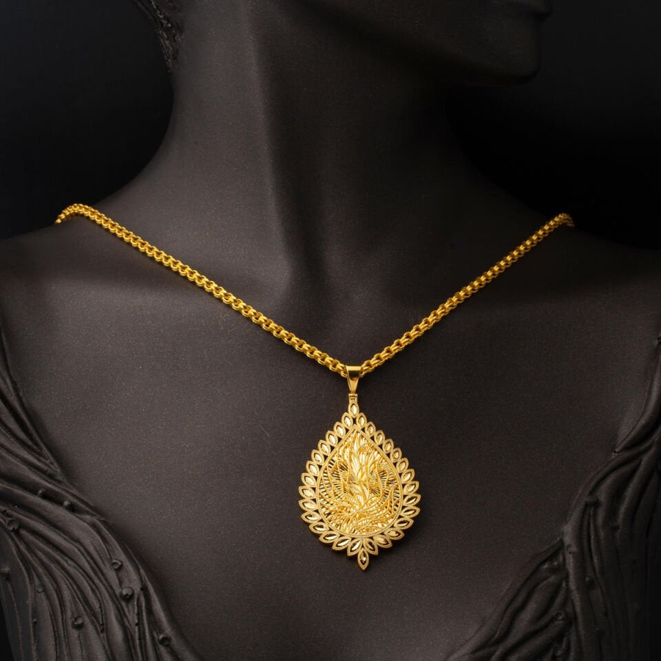 Işıltılı Yaprak Model 14 Ayar Altın Kolye