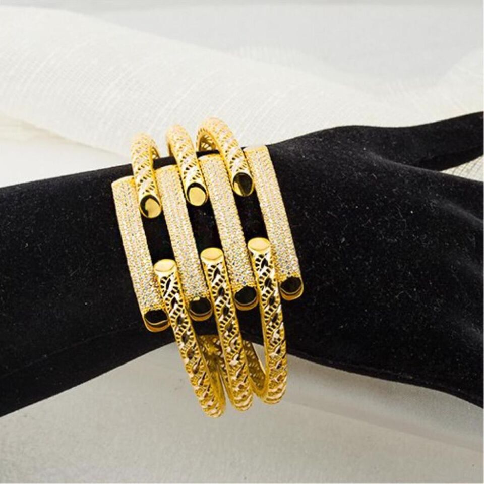 Taşlı 4 lü Kaburga Kelepçe Altın Bilezik