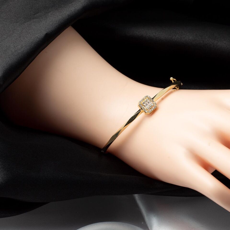 Baget Taşlı 14 Ayar Altın Kelepçe Bilezik