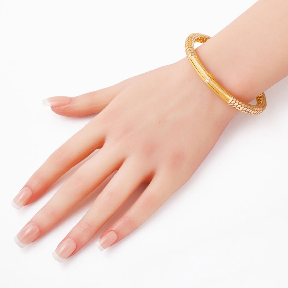 Pullu Hint İşi Kilitli Bilezik