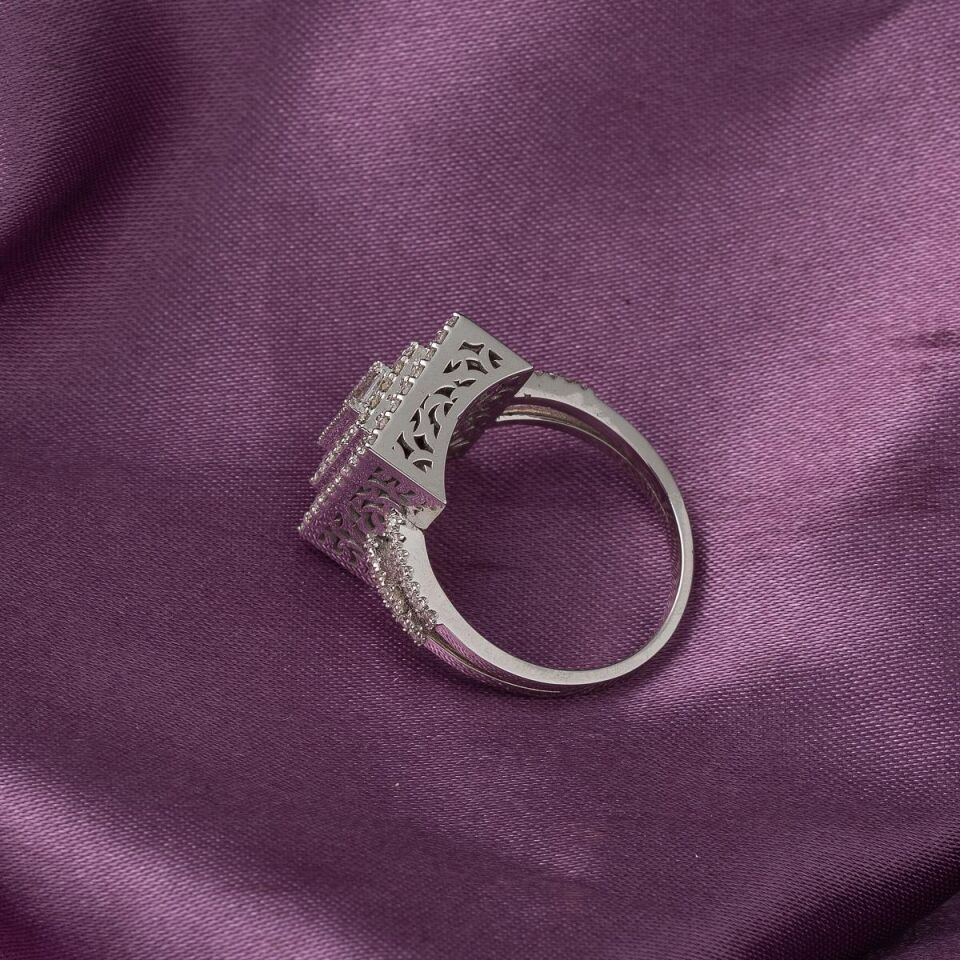 0,91 ct Baget Pırlanta Yüzük