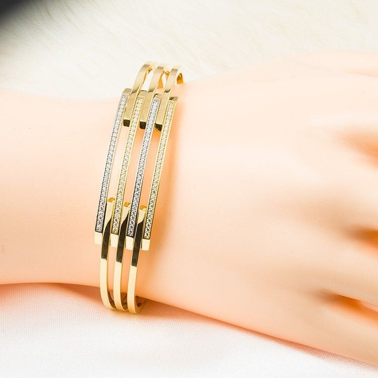 4'lü Kaburga Taşlı Altın Kelepçe Bilezik