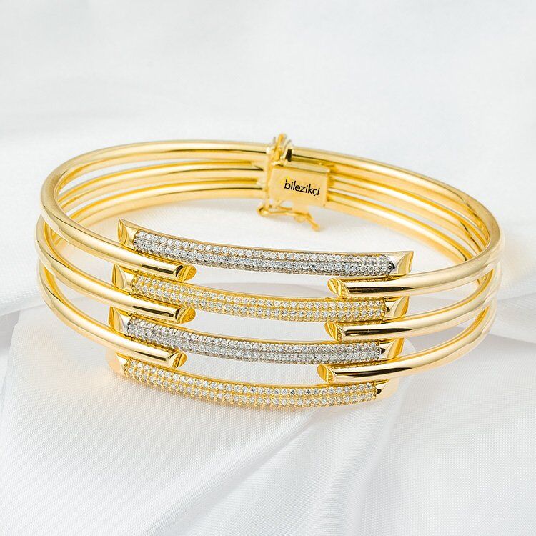 Kaburga 4'lü Taşlı Altın Kelepçe Bilezik