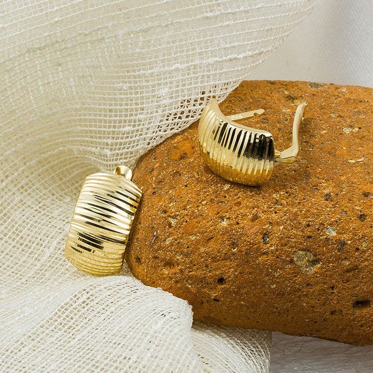 Taşsız 14 Ayar Altın Je Klipsli Küpe