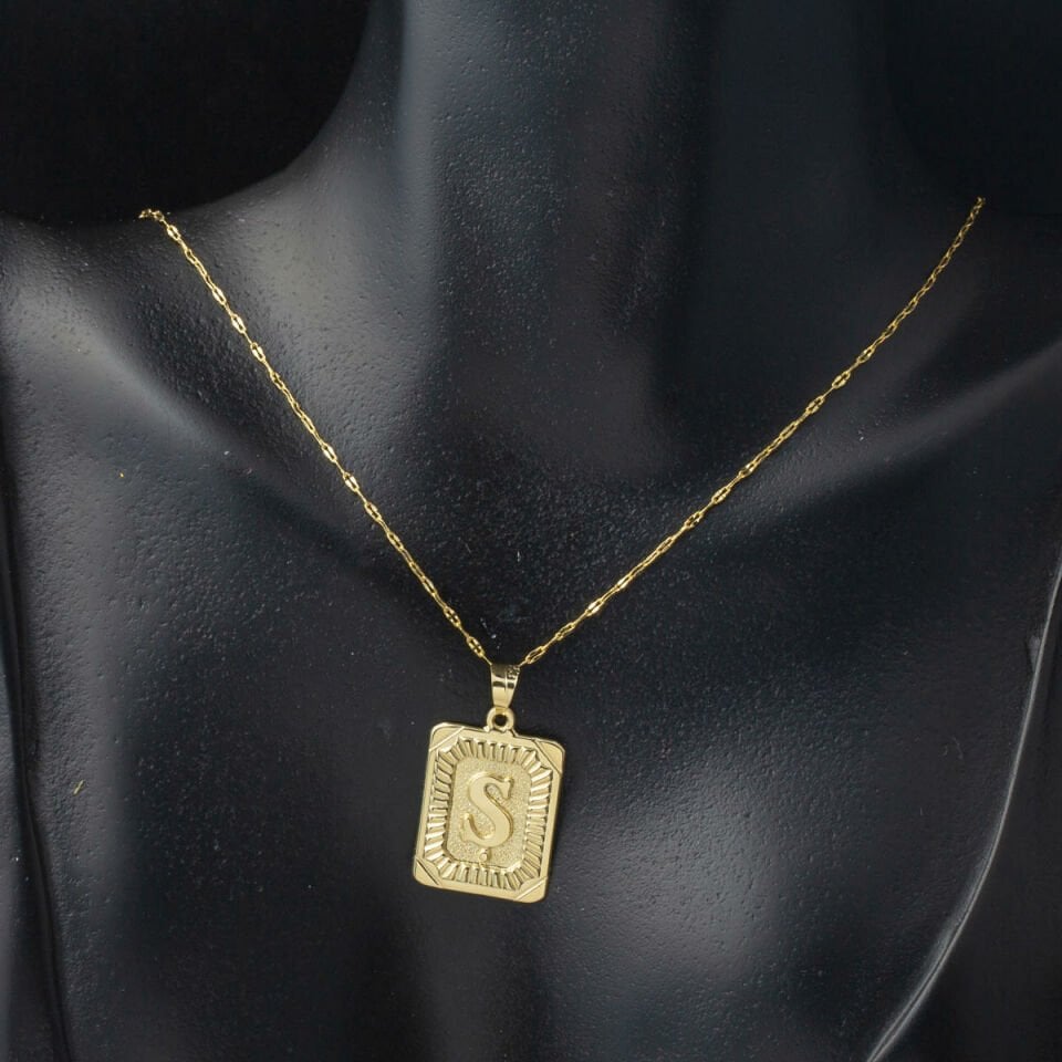 Ş Harf Kolye 14 Ayar Kare Altın Plakalı