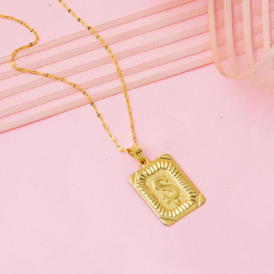Ş Harf Kolye 14 Ayar Kare Altın Plakalı