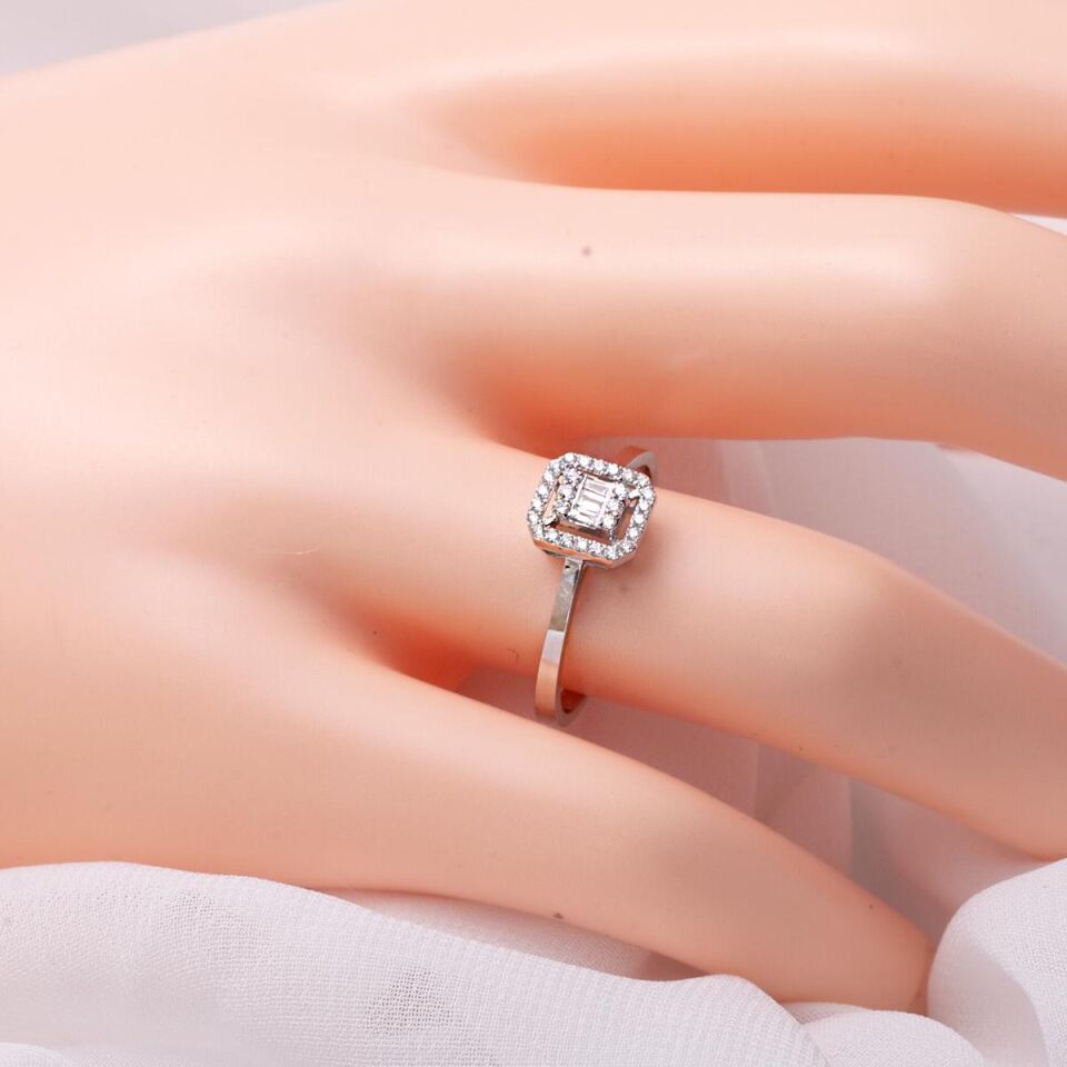 0,14 Karat Baget Pırlanta Yüzük