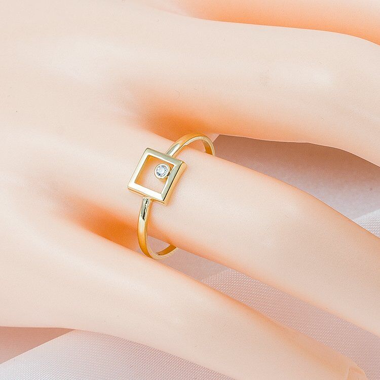 Tektaşlı Kare 14 Ayar Altın Yüzük