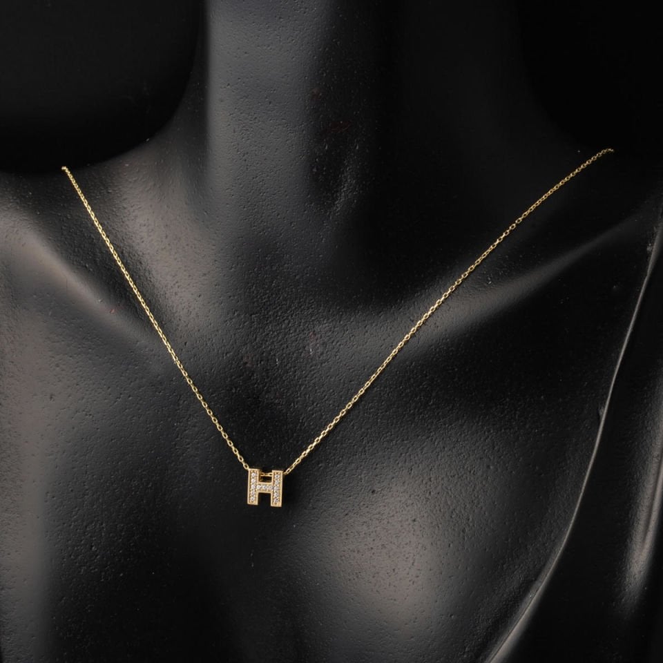 Taşlı H Harfli Minimal Harf Kolye Altın