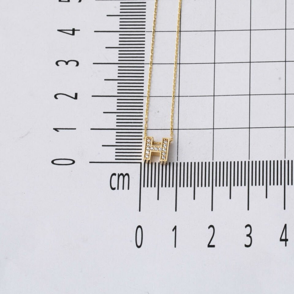 Taşlı H Harfli Minimal Harf Kolye Altın