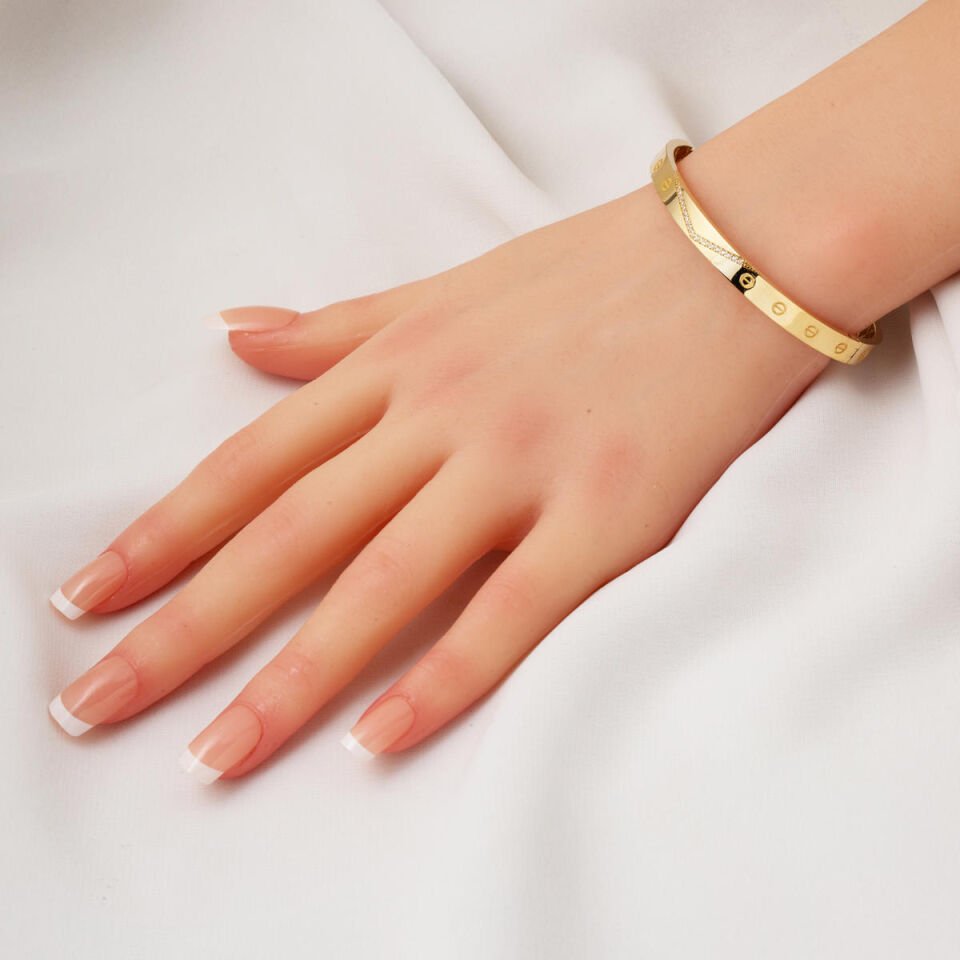 Kartiyer 14 Ayar Altın Kelepçe Bilezik