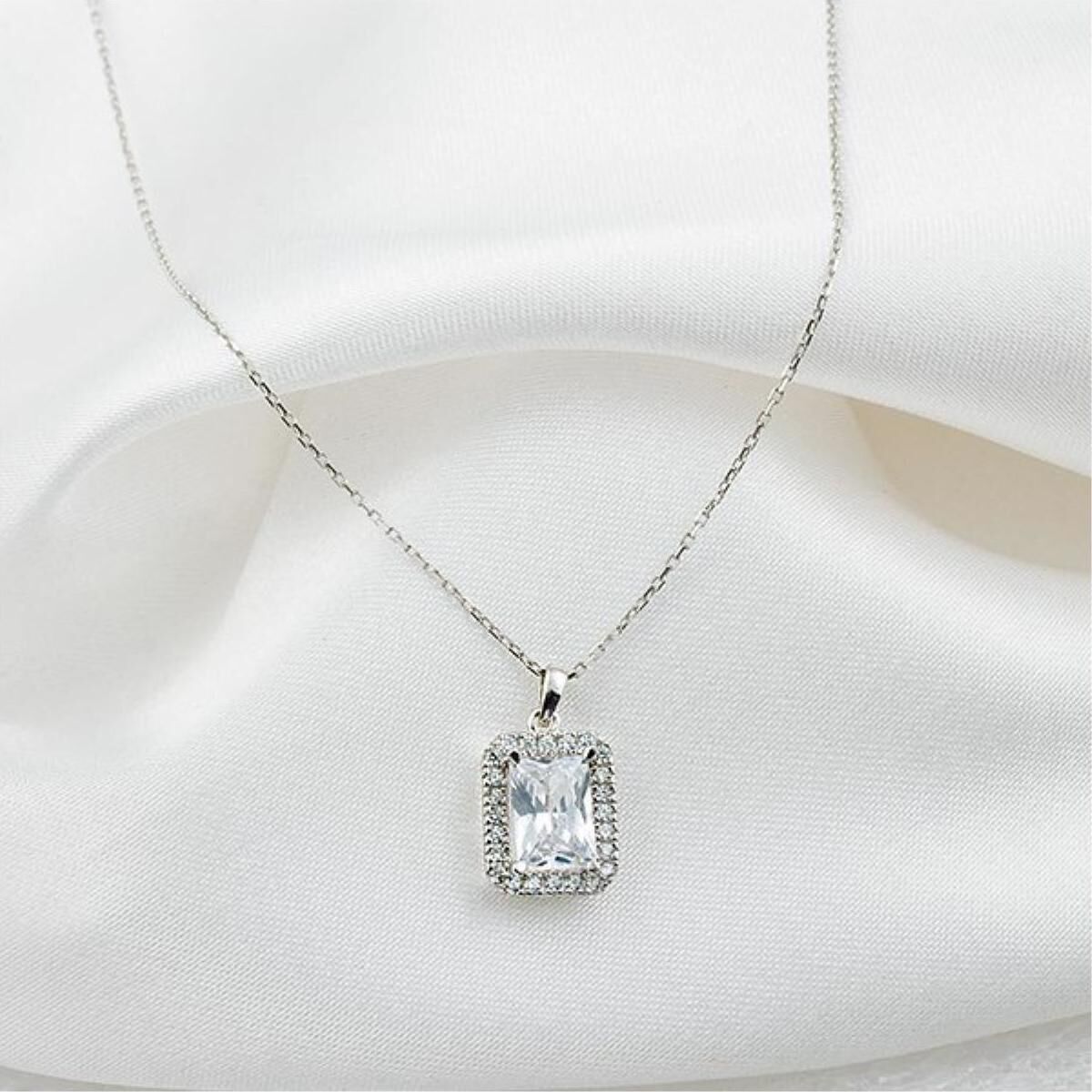 Baget Tek Taşlı 14 Ayar Altın Kolye