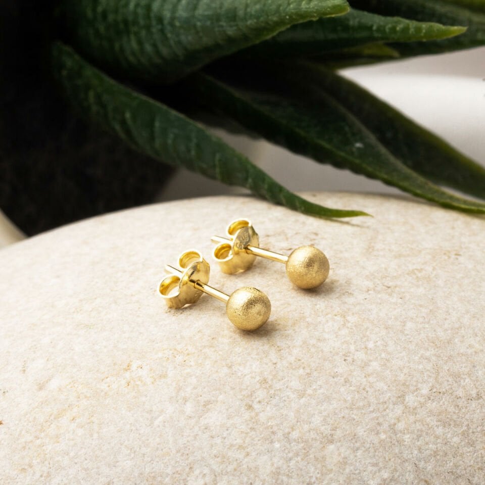 14 Ayar Altın Mat Top Küpe 4 mm.