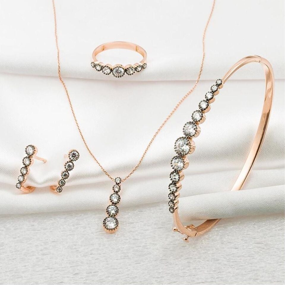 Elmas Montürlü 14 Ayar Rose Altın Takı Seti