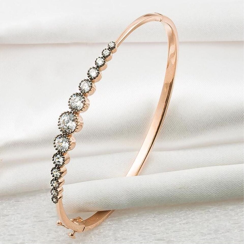 Elmas Montür 14 Ayar Altın Kelepçe Bilezik