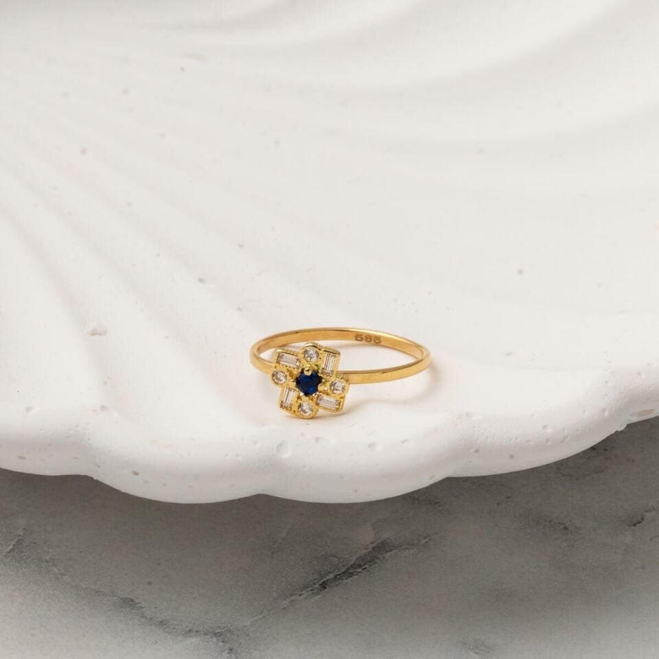 Lacivert Taşlı Baget Altın Çocuk Yüzüğü