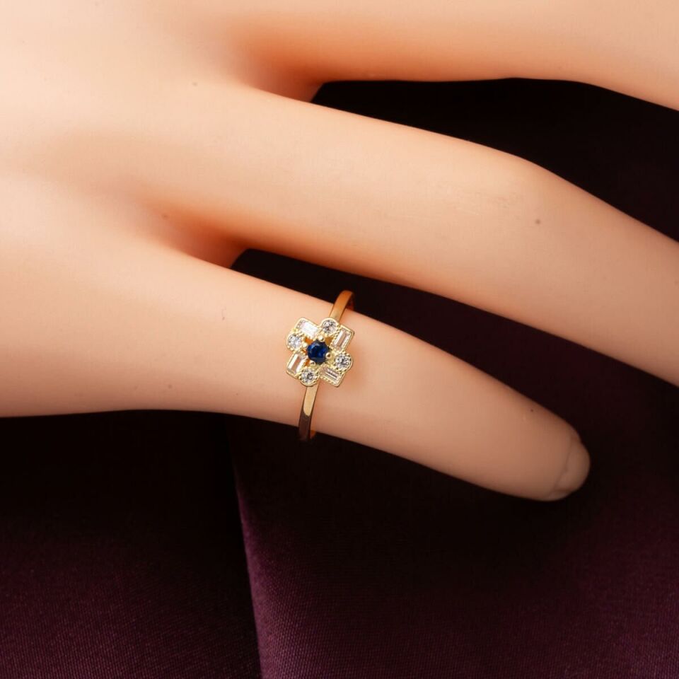 Lacivert Taşlı Baget Altın Çocuk Yüzüğü