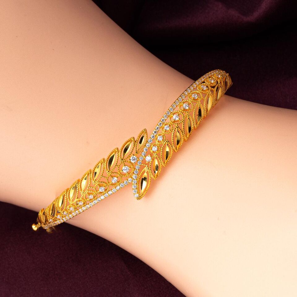 Yaprak 8 Ayar Altın Kelepçe Bilezik