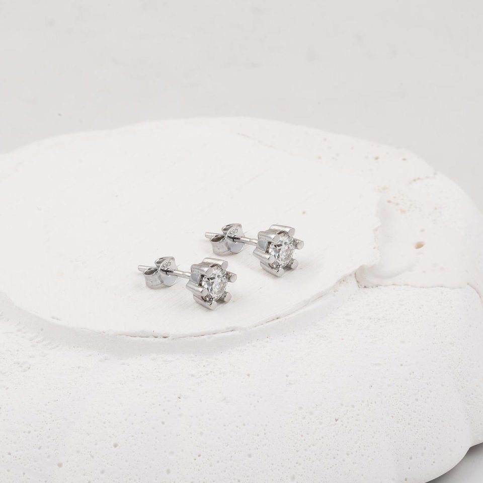 0,80 ct. 6 Tırnaklı Mozanit Altın Küpe