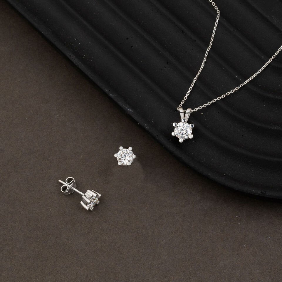 1,50 Karat  Mozanit Kolye Küpeli Altın Set