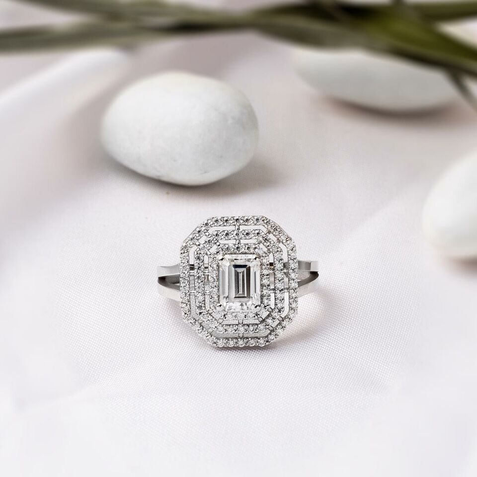 1,50 Ct. Mozanit Baget Taşlı Altın Yüzük
