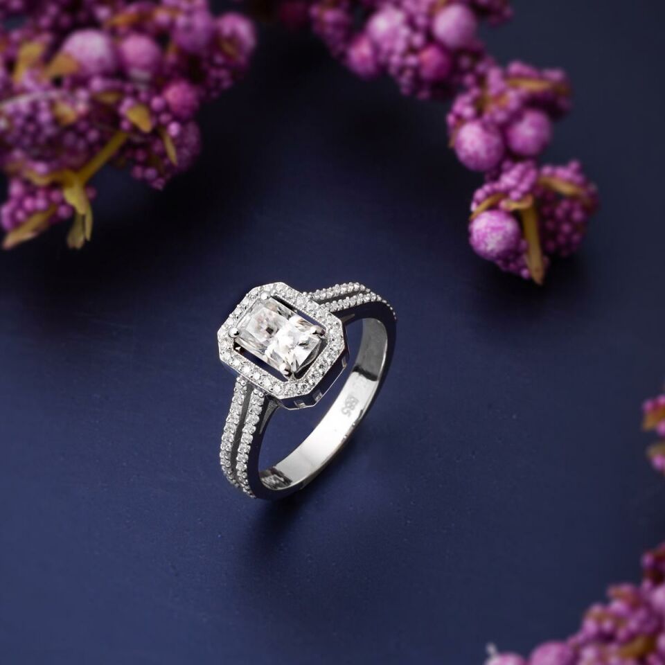 1,20 ct. Moissanite Baget Taşlı Altın Yüzük
