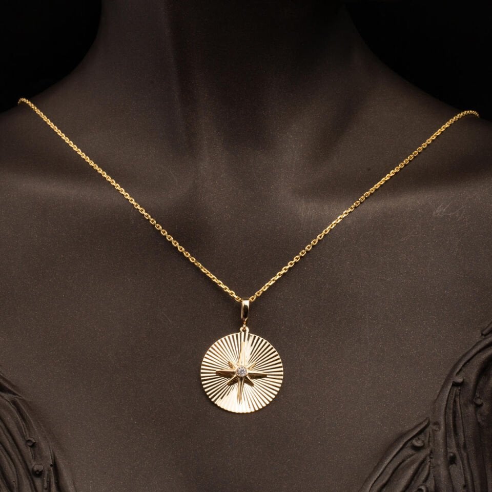 Parıltılı Kuzey Yıldızı 14 Ayar Altın Kolye