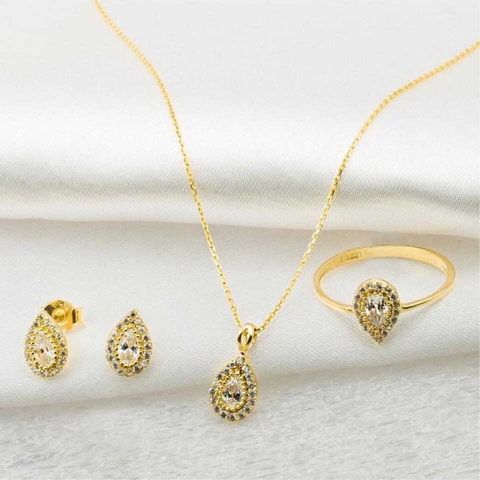 Beyaz Taşlı 14 Ayar Altın Damla Takı Seti