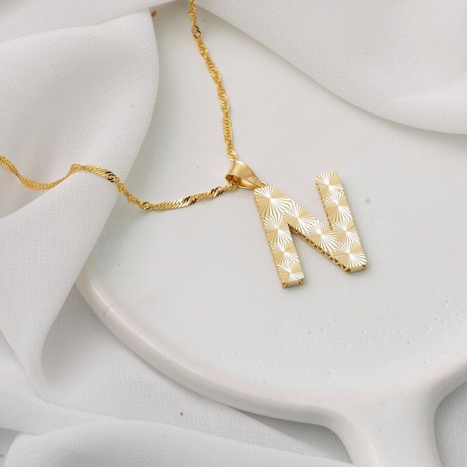 N Harfi 3 Boyutlu Altın Kolye