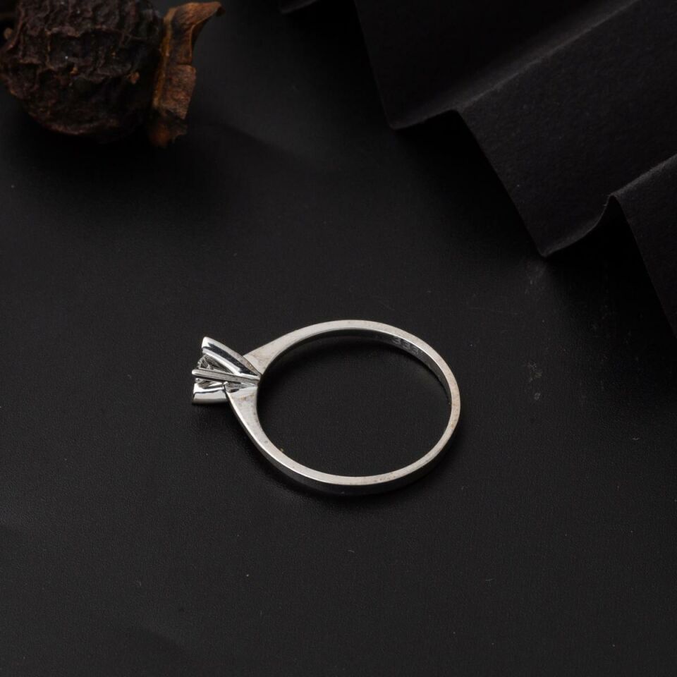 Diamond Tektaş Pırlantalı Yüzük