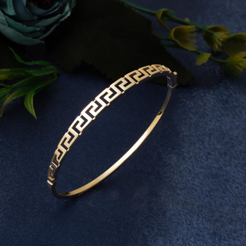 Versage Model 14 ayar Altın Kelepçe Bilezik