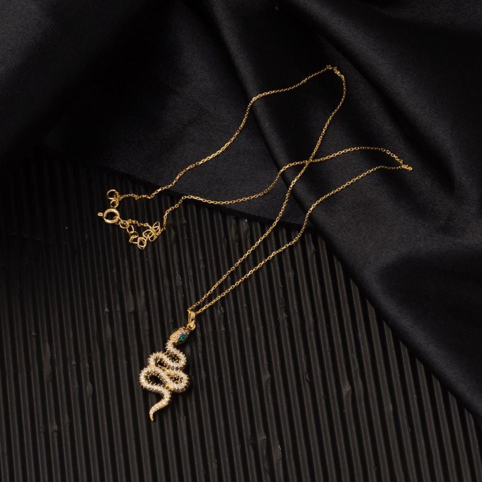 Yılan Tasarımlı Altın Kolye