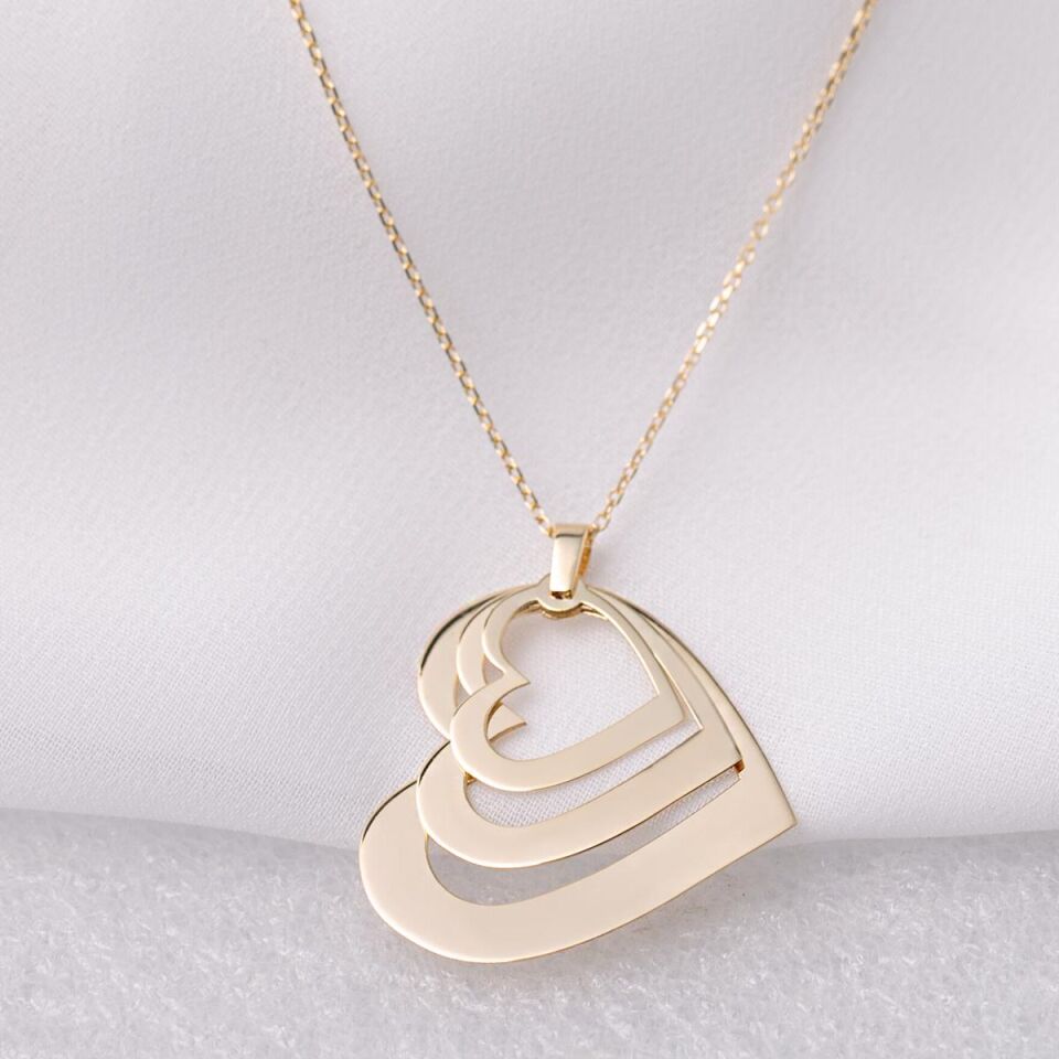 İç İçe Üçlü Kalp Figürlü Altın Kolye