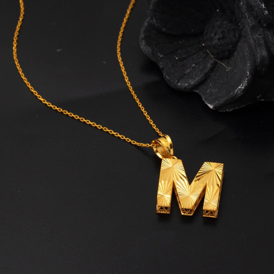 M Harfi 22 Ayar Altın Zincirli Kolye