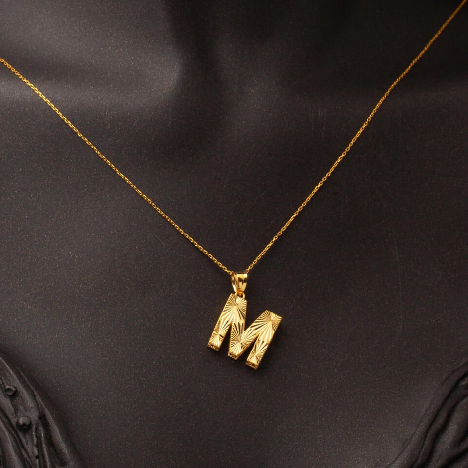 M Harfi 22 Ayar Altın Zincirli Kolye