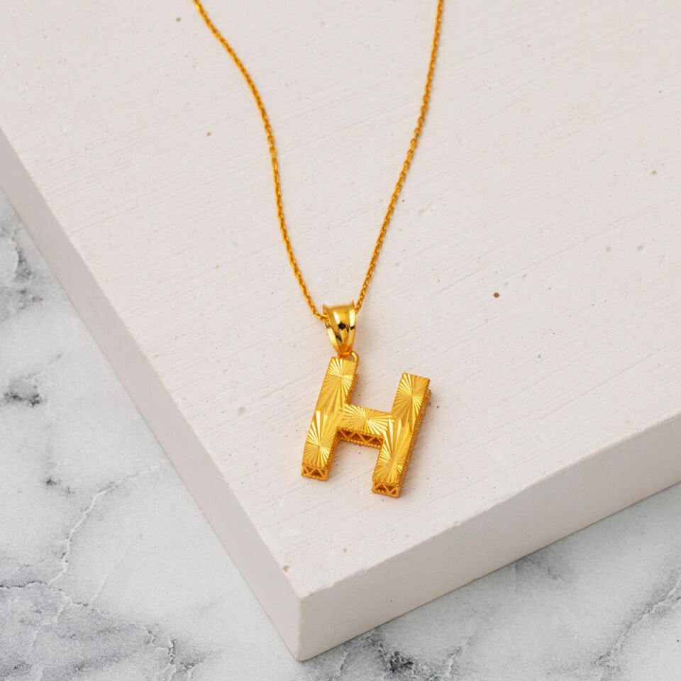 H Baş Harfli 22 Ayar 3 Boyutlu Altın Kolye