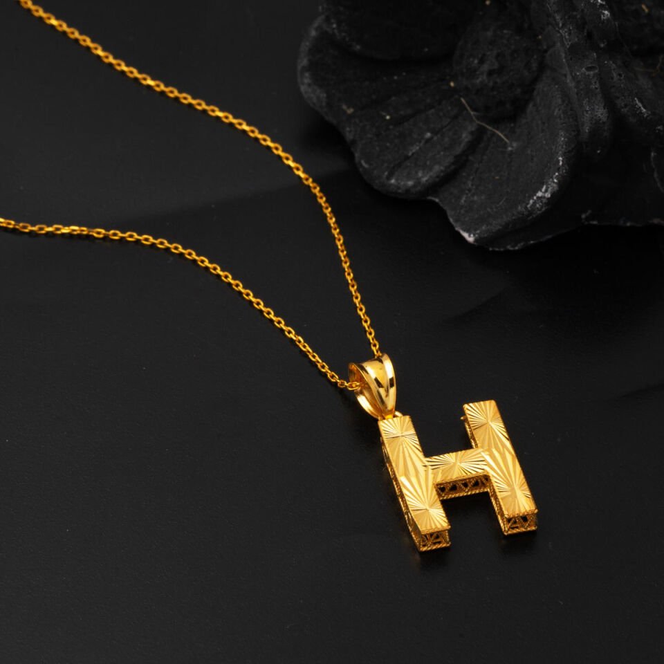 H Baş Harfli 22 Ayar 3 Boyutlu Altın Kolye