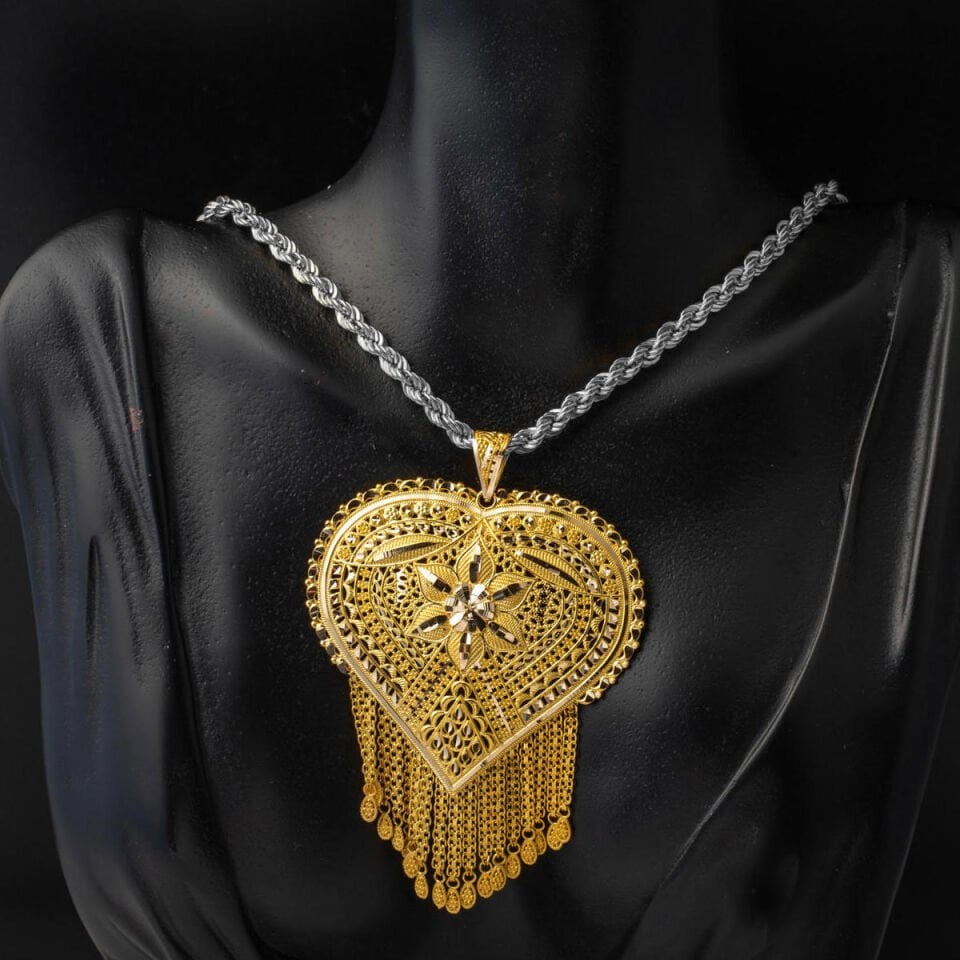 Altın İşlemeli Hint Kolye Ucu