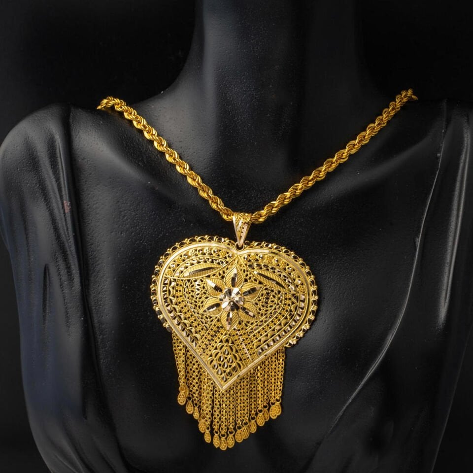 Altın İşlemeli Hint Kolye