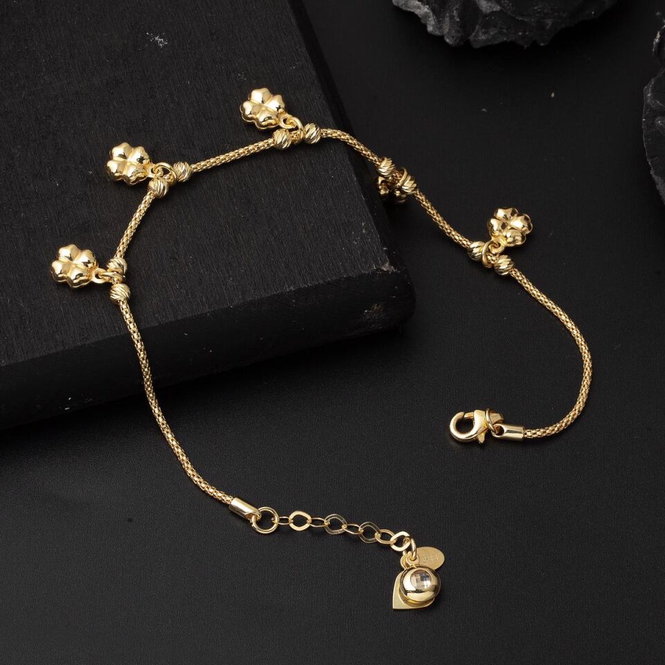 Kalpli Yoncalar Sallantılı Altın Bileklik