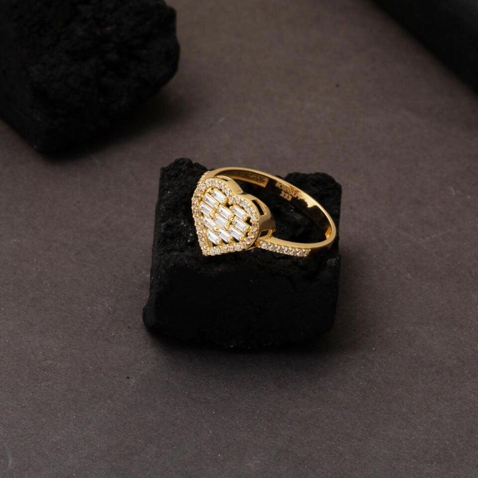 Bagetli Altın Kalp Yüzük