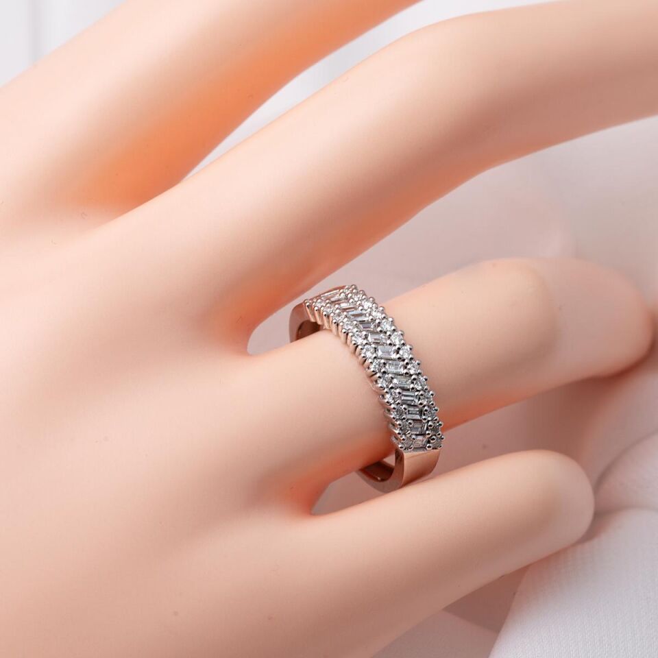 0,43 Karat Baget Yarımtur Pırlanta Yüzük