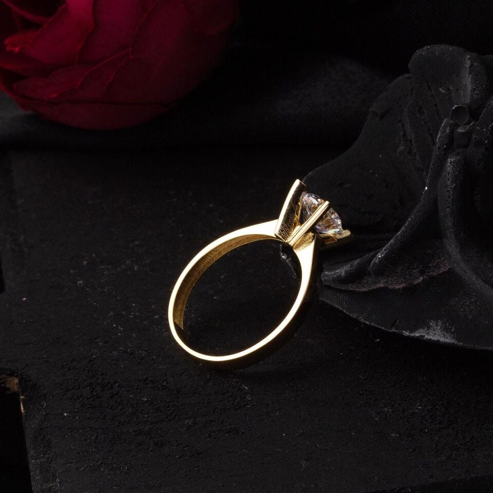 Sevgililer Gününe Özel Tektaş Altın Yüzük