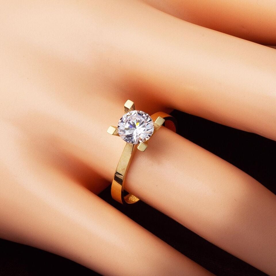 Sevgililer Günü Altın Tektaş Yüzüğü