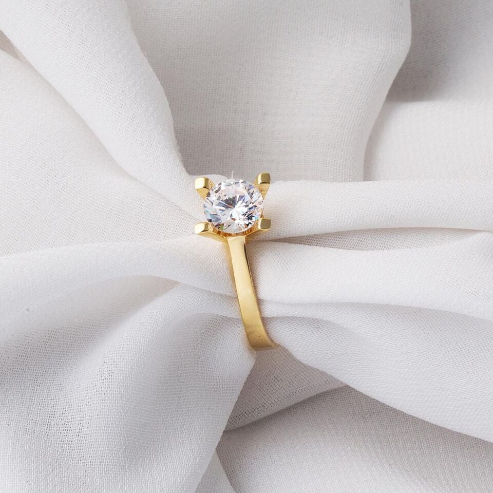 Sevgililer Günü Altın Tektaş Yüzüğü