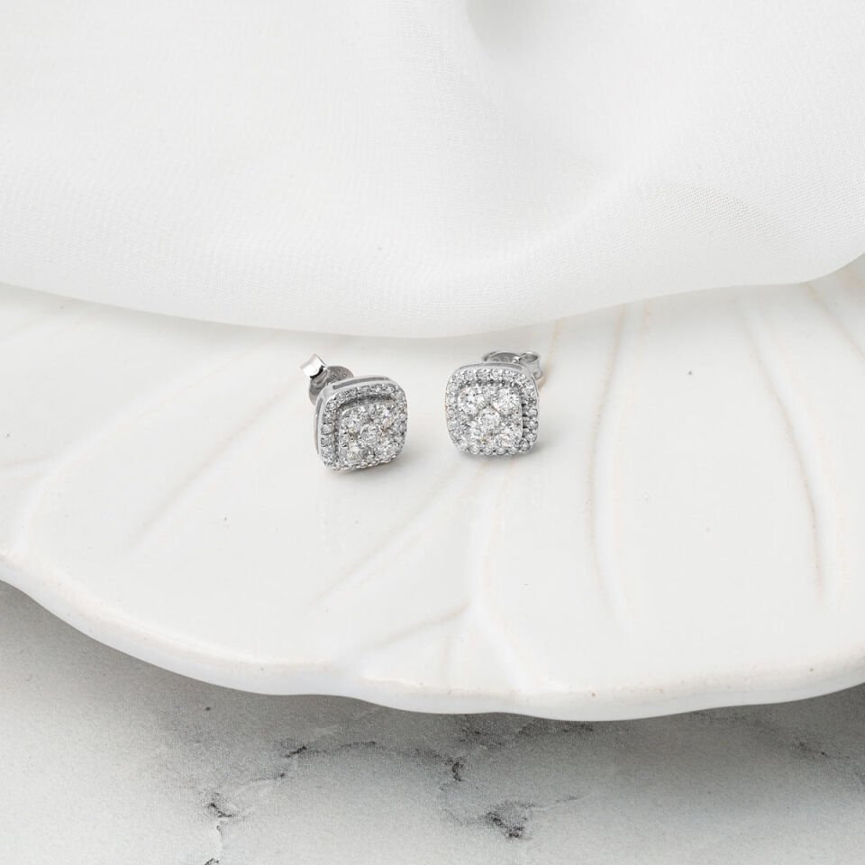 0,97 Karat Yakamoz Pırlanta Küpe