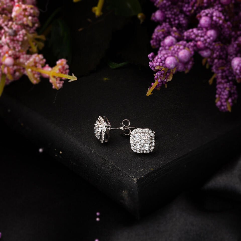 0,97 Karat Yakamoz Pırlanta Küpe