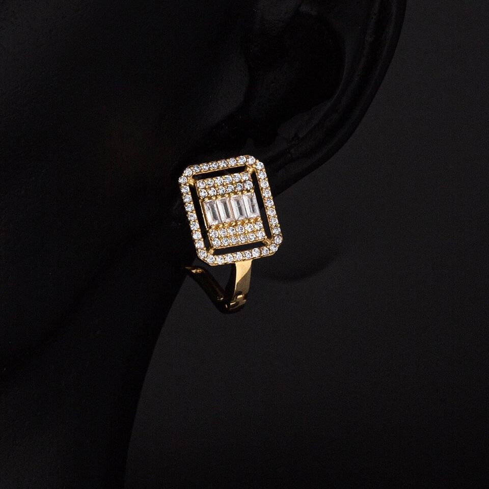 Baget Taşlı Altın Küpe