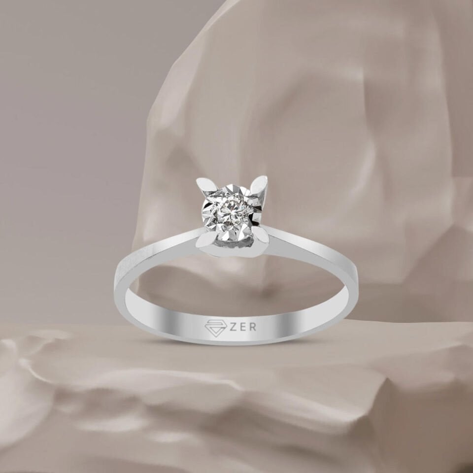 0,13 ct. Badem Tırnak Efekt Pırlanta Tektaş Yüzük